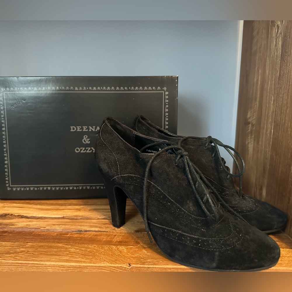 Deena & Ozzy Urban Outfitters Black Ankle Booties Laceup